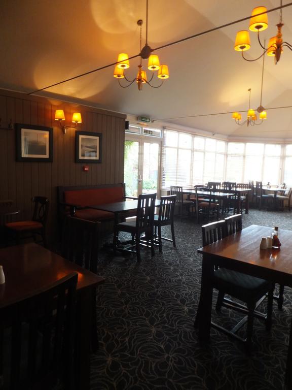 The Red Lion, Stretham Hotel Bagian luar foto
